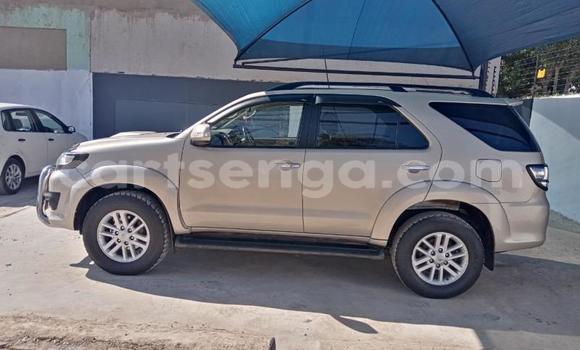 Nunua Ilio tumika Toyota Fortuner Silver Gari ndani ya Bhunya nchini Manzini Nunua Ilio tumika Toyota Fortuner Silver Gari ndani ya Bhunya nchini Manzini