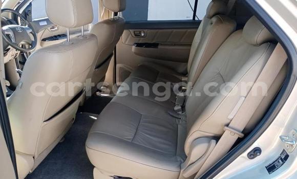 Nunua Ilio tumika Toyota Fortuner Silver Gari ndani ya Bhunya nchini Manzini Nunua Ilio tumika Toyota Fortuner Silver Gari ndani ya Bhunya nchini Manzini