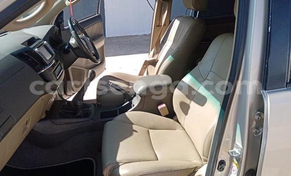 Nunua Ilio tumika Toyota Fortuner Silver Gari ndani ya Bhunya nchini Manzini Nunua Ilio tumika Toyota Fortuner Silver Gari ndani ya Bhunya nchini Manzini