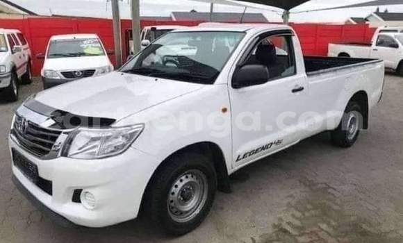Buy Used Toyota Hilux White Car in Ezulwini in Hhohho Buy Used Toyota Hilux White Car in Ezulwini in Hhohho