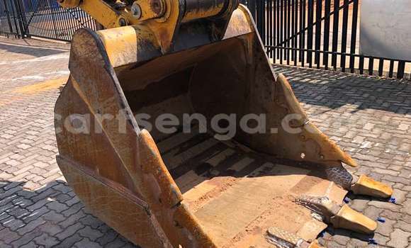 Buy Used Caterpillar 120 Other Truck in Ezulwini in Hhohho Buy Used Caterpillar 120 Other Truck in Ezulwini in Hhohho