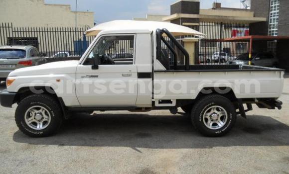 Nunua Ilio tumika Toyota Land Cruiser White Gari ndani ya Mbabane nchini Manzini Nunua Ilio tumika Toyota Land Cruiser White Gari ndani ya Mbabane nchini Manzini