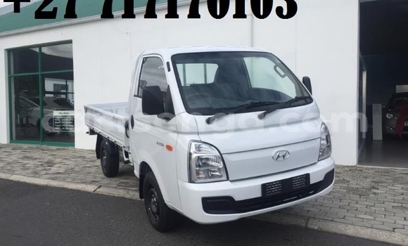Nunua Ilio tumika Hyundai H200 White Gari ndani ya Mbabane nchini Manzini