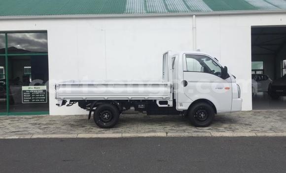 Buy Used Hyundai H200 White Car in Mbabane in Manzini Buy Used Hyundai H200 White Car in Mbabane in Manzini