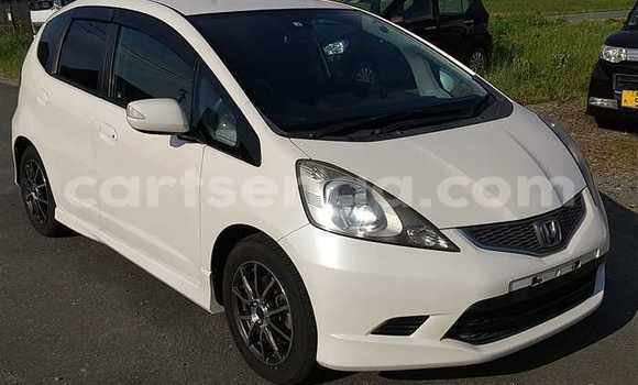 Nunua Ilio tumika Honda FIT White Gari ndani ya Ezulwini nchini Hhohho Nunua Ilio tumika Honda FIT White Gari ndani ya Ezulwini nchini Hhohho