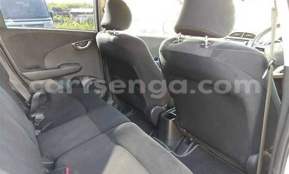 Nunua Ilio tumika Honda FIT White Gari ndani ya Ezulwini nchini Hhohho Nunua Ilio tumika Honda FIT White Gari ndani ya Ezulwini nchini Hhohho