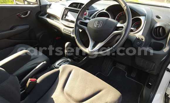 Nunua Ilio tumika Honda FIT White Gari ndani ya Ezulwini nchini Hhohho Nunua Ilio tumika Honda FIT White Gari ndani ya Ezulwini nchini Hhohho