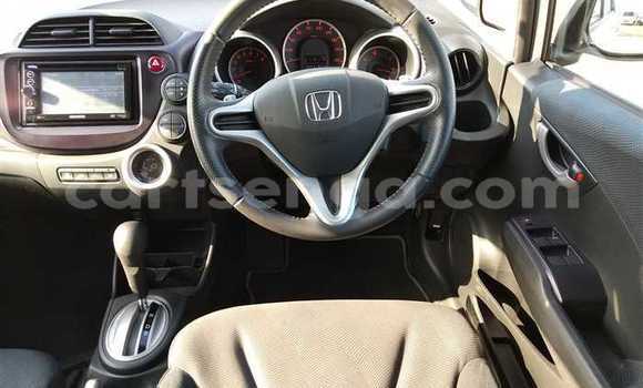 Nunua Ilio tumika Honda FIT White Gari ndani ya Ezulwini nchini Hhohho Nunua Ilio tumika Honda FIT White Gari ndani ya Ezulwini nchini Hhohho