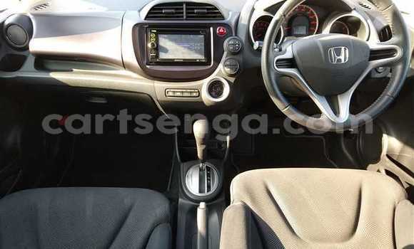 Nunua Ilio tumika Honda FIT White Gari ndani ya Ezulwini nchini Hhohho Nunua Ilio tumika Honda FIT White Gari ndani ya Ezulwini nchini Hhohho