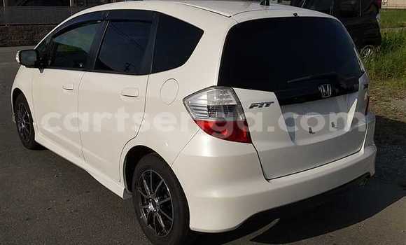 Nunua Ilio tumika Honda FIT White Gari ndani ya Ezulwini nchini Hhohho Nunua Ilio tumika Honda FIT White Gari ndani ya Ezulwini nchini Hhohho