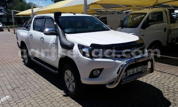 Buy Used Toyota Hilux White Car in Mbabane in Manzini Buy Used Toyota Hilux White Car in Mbabane in Manzini