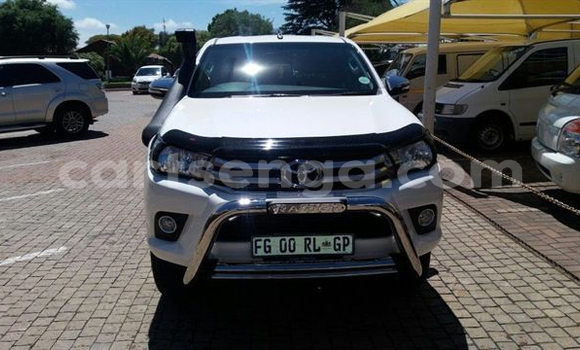 Buy Used Toyota Hilux White Car in Mbabane in Manzini Buy Used Toyota Hilux White Car in Mbabane in Manzini