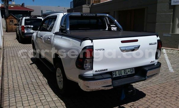 Buy Used Toyota Hilux White Car in Mbabane in Manzini Buy Used Toyota Hilux White Car in Mbabane in Manzini