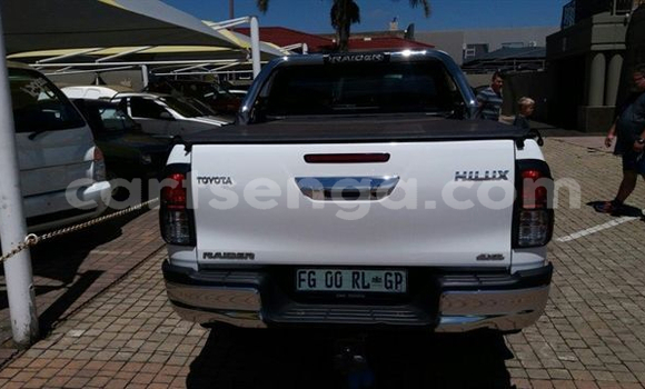 Buy Used Toyota Hilux White Car in Mbabane in Manzini Buy Used Toyota Hilux White Car in Mbabane in Manzini