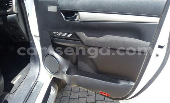 Buy Used Toyota Hilux White Car in Mbabane in Manzini Buy Used Toyota Hilux White Car in Mbabane in Manzini