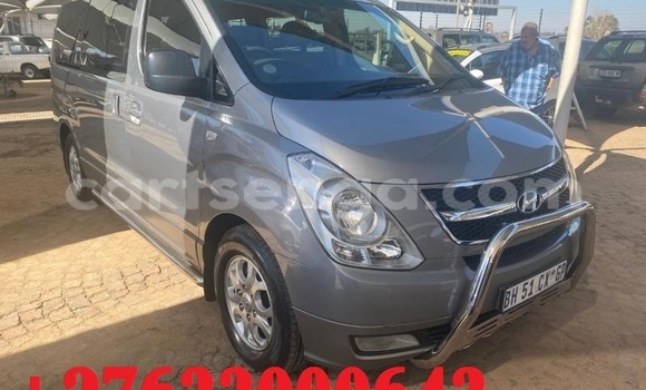 Nunua Ilio tumika Hyundai H1 Silver Gari ndani ya Mbabane nchini Manzini