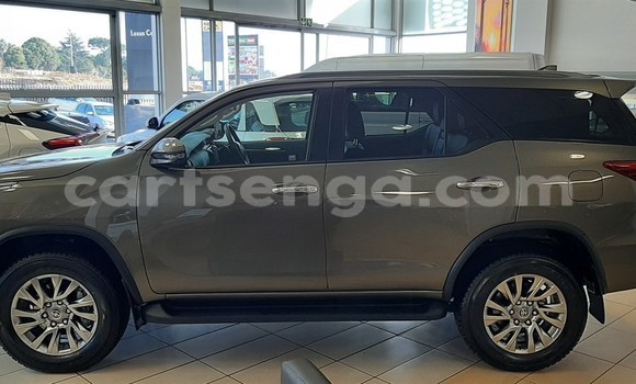 Buy Used Toyota Fortuner Silver Car in Mbabane in Manzini Buy Used Toyota Fortuner Silver Car in Mbabane in Manzini