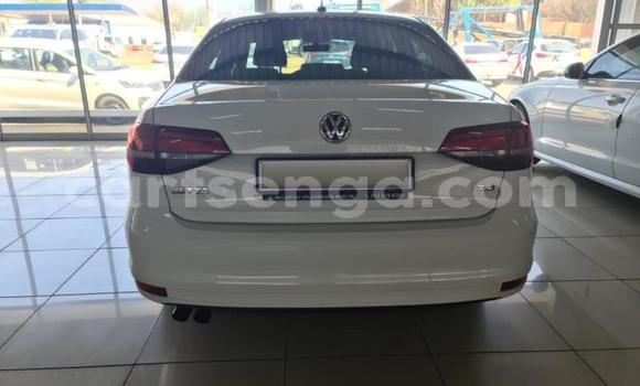 Buy Used Volkswagen Jetta White Car in Mbabane in Manzini Buy Used Volkswagen Jetta White Car in Mbabane in Manzini