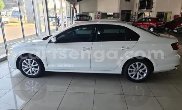 Nunua Ilio tumika Volkswagen Jetta White Gari ndani ya Mbabane nchini Manzini Nunua Ilio tumika Volkswagen Jetta White Gari ndani ya Mbabane nchini Manzini