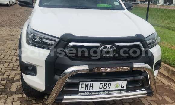 Buy Used Toyota Hilux White Car in Ezulwini in Hhohho Buy Used Toyota Hilux White Car in Ezulwini in Hhohho