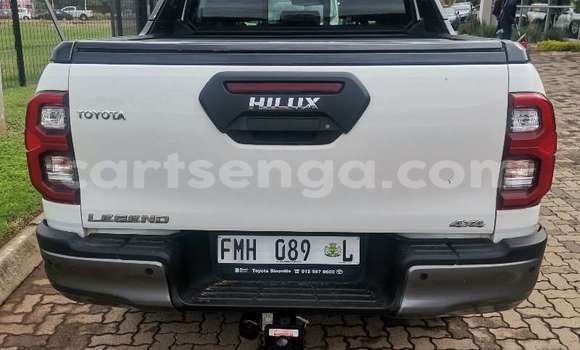 Buy Used Toyota Hilux White Car in Ezulwini in Hhohho Buy Used Toyota Hilux White Car in Ezulwini in Hhohho