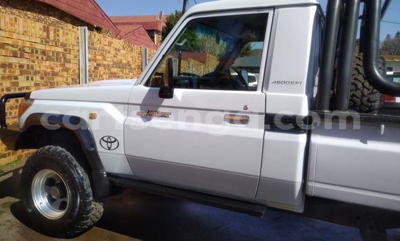 Buy Used Toyota Land Cruiser White Car in Mbabane in Manzini Buy Used Toyota Land Cruiser White Car in Mbabane in Manzini
