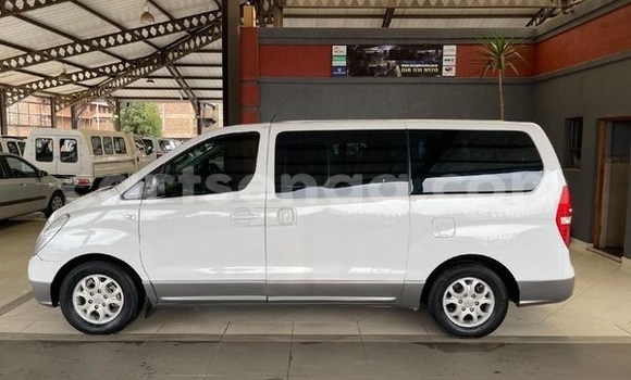 Nunua Ilio tumika Hyundai H1 White Gari ndani ya Big Bend nchini Wilaya ya Lubombo Nunua Ilio tumika Hyundai H1 White Gari ndani ya Big Bend nchini Wilaya ya Lubombo