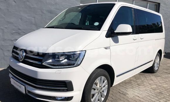 Nunua Ilio tumika Volkswagen Caravelle White Gari ndani ya Hluti nchini Wilaya ya Shiselweni Nunua Ilio tumika Volkswagen Caravelle White Gari ndani ya Hluti nchini Wilaya ya Shiselweni