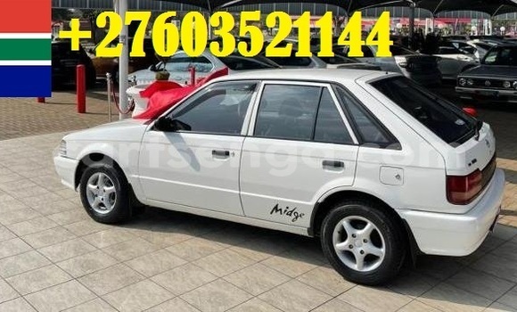 Acheter Occasion Voiture Mazda 323 Blanc à Mbabane, Manzini