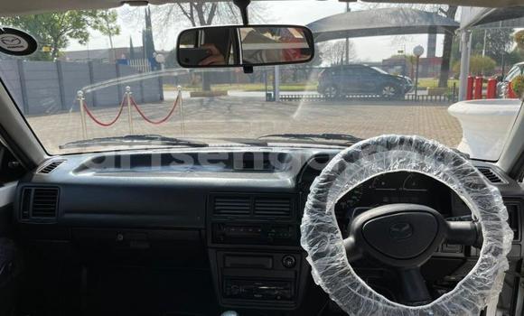 Acheter Occasion Voiture Mazda 323 Blanc à Mbabane, Manzini Acheter Occasion Voiture Mazda 323 Blanc à Mbabane, Manzini
