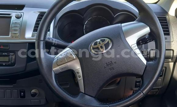 Buy Used Toyota Hilux White Car in Ezulwini in Hhohho Buy Used Toyota Hilux White Car in Ezulwini in Hhohho