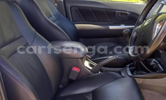 Buy Used Toyota Hilux White Car in Ezulwini in Hhohho Buy Used Toyota Hilux White Car in Ezulwini in Hhohho