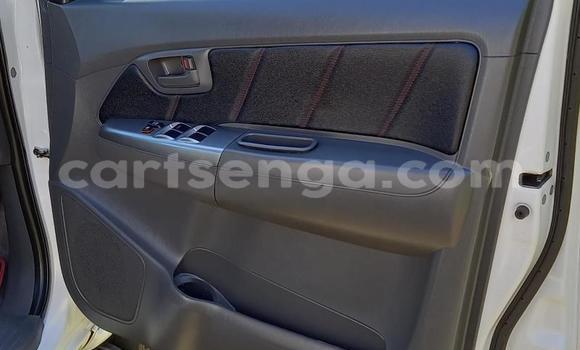 Buy Used Toyota Hilux White Car in Ezulwini in Hhohho Buy Used Toyota Hilux White Car in Ezulwini in Hhohho