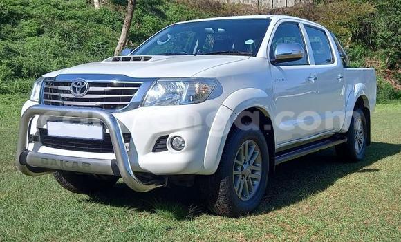 Buy Used Toyota Hilux White Car in Ezulwini in Hhohho Buy Used Toyota Hilux White Car in Ezulwini in Hhohho