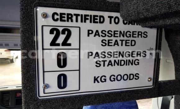 Buy Used Volkswagen Caravelle White Car in Ezulwini in Hhohho Buy Used Volkswagen Caravelle White Car in Ezulwini in Hhohho