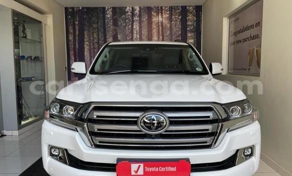 Buy Used Toyota Land Cruiser White Car in Ezulwini in Hhohho Buy Used Toyota Land Cruiser White Car in Ezulwini in Hhohho