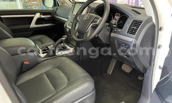Buy Used Toyota Land Cruiser White Car in Ezulwini in Hhohho Buy Used Toyota Land Cruiser White Car in Ezulwini in Hhohho