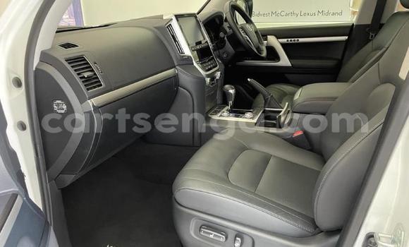 Buy Used Toyota Land Cruiser White Car in Ezulwini in Hhohho Buy Used Toyota Land Cruiser White Car in Ezulwini in Hhohho