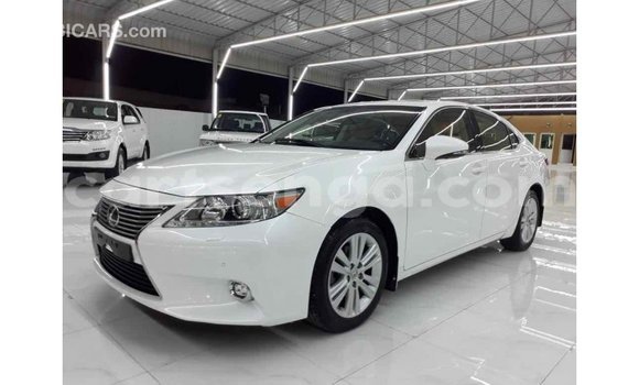 Buy Import Lexus ES White Car in Import - Dubai in Hhohho Buy Import Lexus ES White Car in Import - Dubai in Hhohho