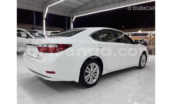 Buy Import Lexus ES White Car in Import - Dubai in Hhohho Buy Import Lexus ES White Car in Import - Dubai in Hhohho