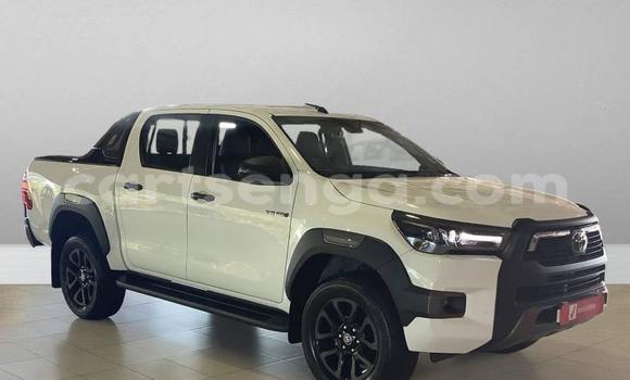 Buy Used Toyota Hilux White Car in Ezulwini in Hhohho