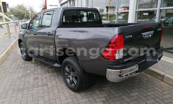 Buy Used Toyota Hilux Silver Car in Mbabane in Manzini Buy Used Toyota Hilux Silver Car in Mbabane in Manzini