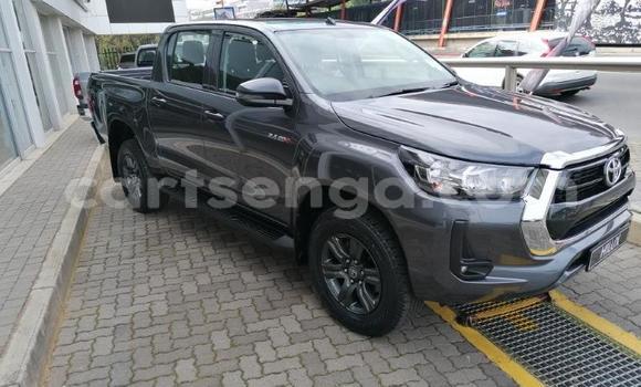 Nunua Ilio tumika Toyota Hilux Silver Gari ndani ya Ezulwini nchini Hhohho
