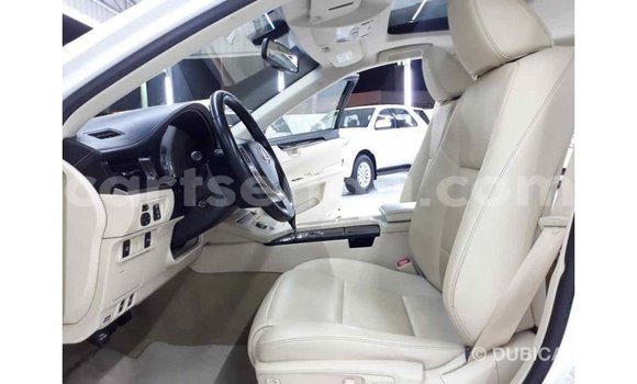Buy Import Lexus ES White Car in Import - Dubai in Hhohho Buy Import Lexus ES White Car in Import - Dubai in Hhohho