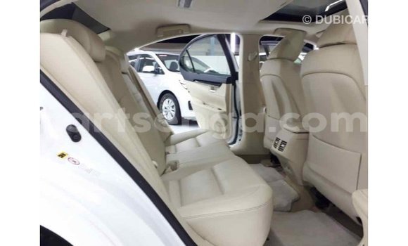 Buy Import Lexus ES White Car in Import - Dubai in Hhohho Buy Import Lexus ES White Car in Import - Dubai in Hhohho