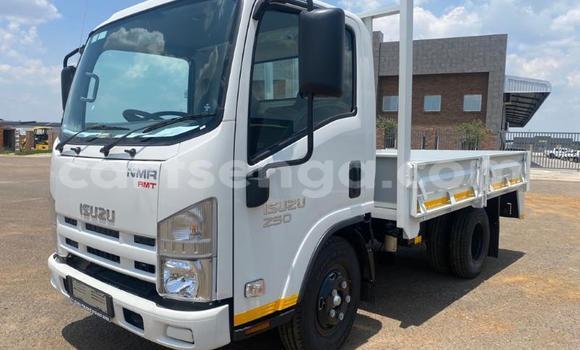 Nunua Ilio tumika Isuzu FTR 850 White Lori ndani ya Mbabane nchini Manzini Nunua Ilio tumika Isuzu FTR 850 White Lori ndani ya Mbabane nchini Manzini