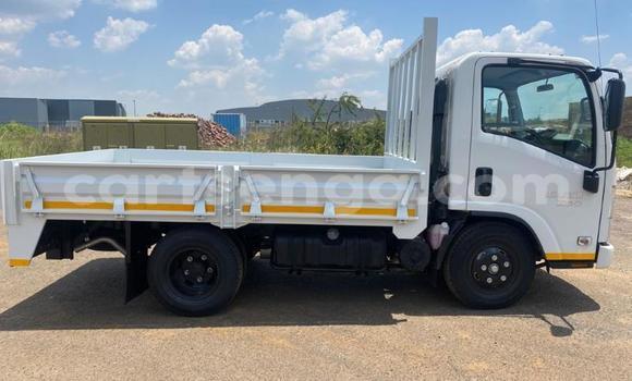 Nunua Ilio tumika Isuzu FTR 850 White Lori ndani ya Mbabane nchini Manzini Nunua Ilio tumika Isuzu FTR 850 White Lori ndani ya Mbabane nchini Manzini