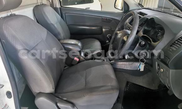Buy Used Toyota Hilux White Car in Mbabane in Manzini Buy Used Toyota Hilux White Car in Mbabane in Manzini