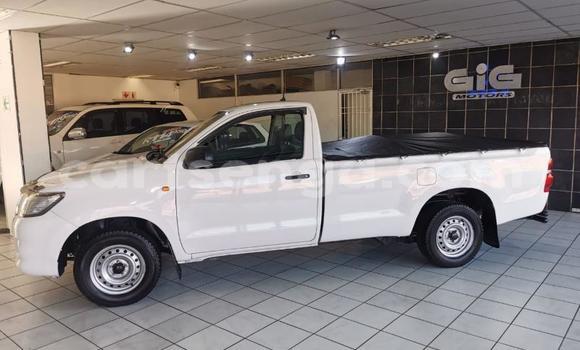 Buy Used Toyota Hilux White Car in Mbabane in Manzini Buy Used Toyota Hilux White Car in Mbabane in Manzini