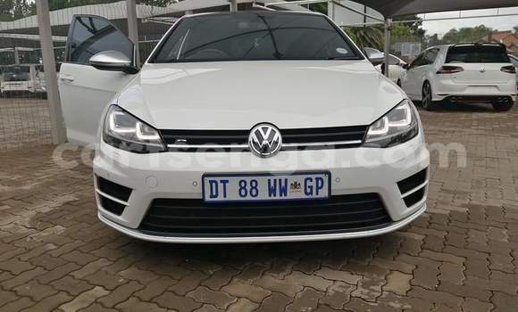 Buy Used Volkswagen Golf R White Car in Ezulwini in Hhohho Buy Used Volkswagen Golf R White Car in Ezulwini in Hhohho